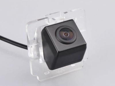 Безопасность на дороге: как выбрать и установить идеальную автомобильную камеру заднего вида